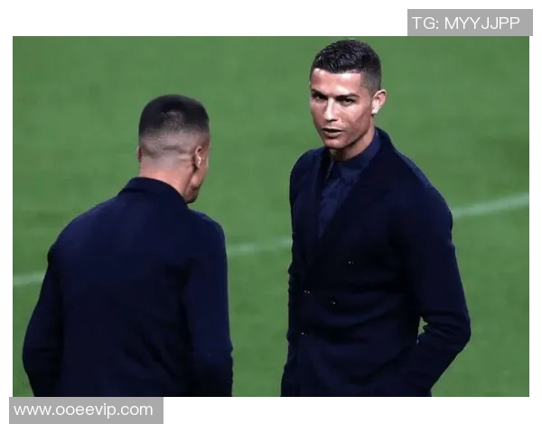 足球明星私密照片泄露引发热议众多粉丝纷纷关注背后故事与真相